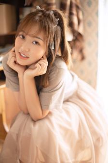 砸钱宝马女